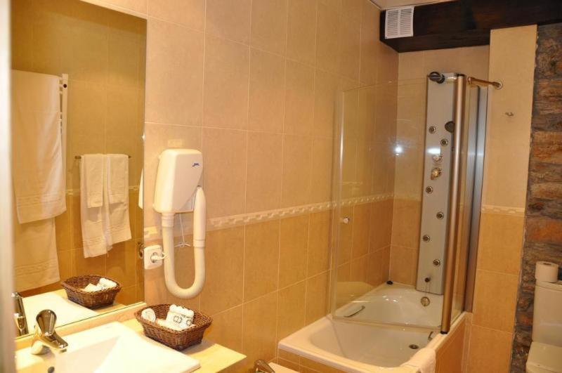 Hotel Mirador De Barcia Ribeira De Piquin Oda fotoğraf